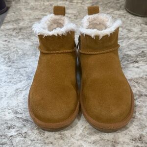 UGG GIRLS LITTLE-BIG KID KOOLA ULTRA MINI FUR BOOT